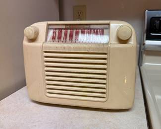 FIRESTONE AIR CHIEF AM TUBE RADIO