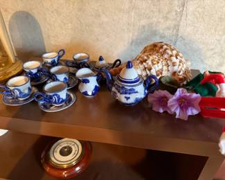 MINIATURE BLUE/WHITE TEA SET