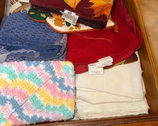 KITCHEN TOWELS