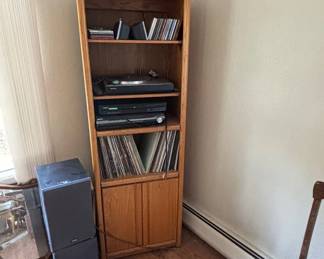 Lot #41 Oak Media Cabinet Sony PS-X55 Turntable Toshiba SD-2800 Sony DAV-HDX275 Yamaha Speakers Vinyl LP Lot