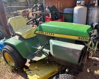 Lot #29 John Deere Riding Lawn Tractor Mower Green Yellow Goodyear Tires Parts Repair