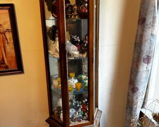 EARLY SALE. CURIO CABINET. $125.
