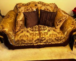 EARLY SALE. MATCHING LOVE SEAT. $195.