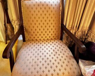 EARLY SALE. BEAUTIFUL FORMAL CHAIR. $85.