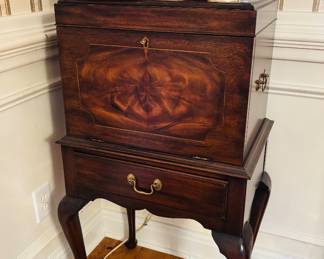 Standing Silverware Box