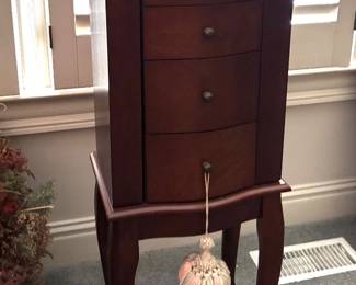 Standing Jewelry Box