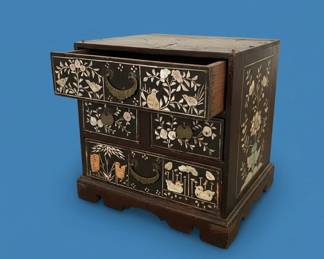 Antique Korean MotherofPearl Inlaid Lacquer Jewelry Chest second image