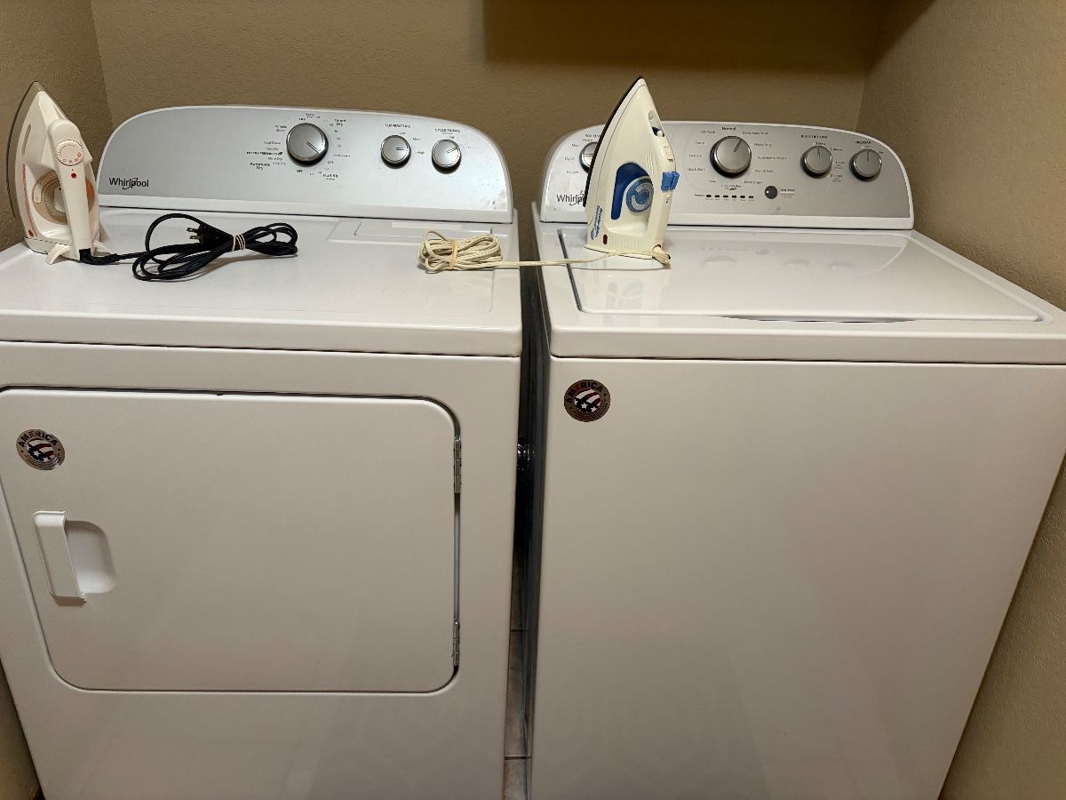 In great working condition Whirpool Washer and Dryer 