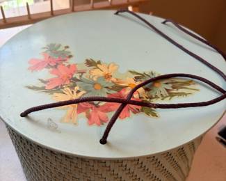 Adorable Vintage Sewing Basket 