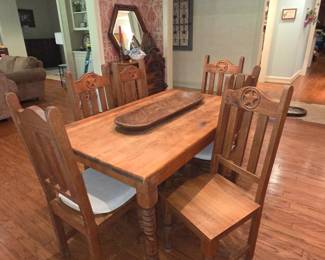Wooden spool-turned leg Texas Star dining room table with 6 chairs
