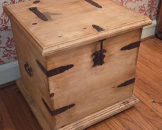 Rustic end table lift top trunk