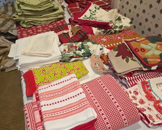 Linens napkins tablecloths all seasons and holidays