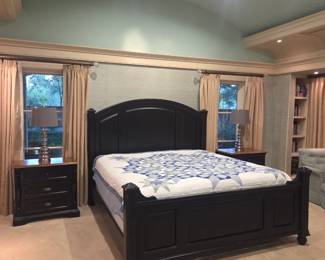 King size bedroom suite