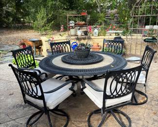 Outdoor firepit table