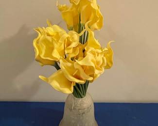 Artificial Yellow Calla Lily Arrangement in Frosted Bell Vase
