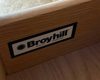 Broyhill Furniture Fluted Front Nightstand