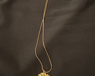 Vintage Gold Lion Head Pendant Necklace with Sapphire Eyes