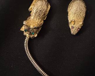 Vintage Cat and Mouse Sweater Guard Necklace