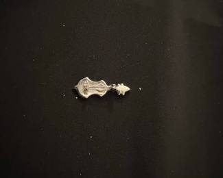 Vintage Violin Musical Instrument Brooch