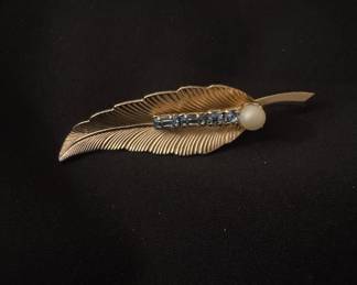 Vintage Gold-Tone Feather Brooch with Blue Baguette Rhinestones and Faux Pearl