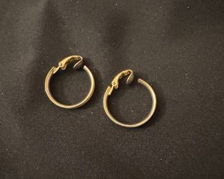 Vintage Signed Trifari Gold Tone Hoop Clip-On Earrings