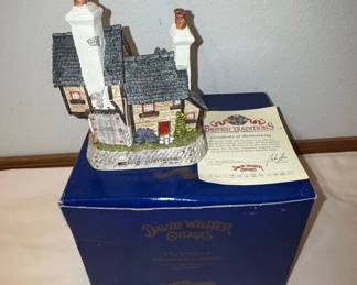 David Winter Cottages 'The Schoolhouse'