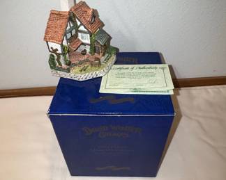 David Winter Cottages Gardener's Cottage Miniature