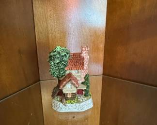 Lilliput Lane 'The Old School House' Miniature Cottage