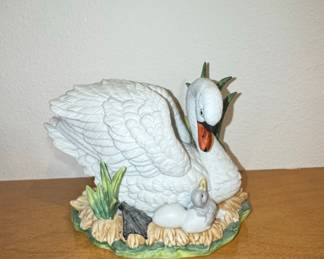 Homco Swan and Cygnets Figurine #1467