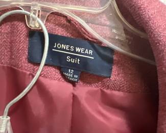 Le Suit 2 Piece Skirt Suit
