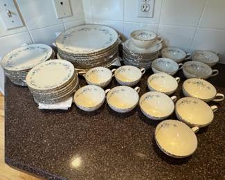Mikasa Annabelle Fine China Dinnerware Set