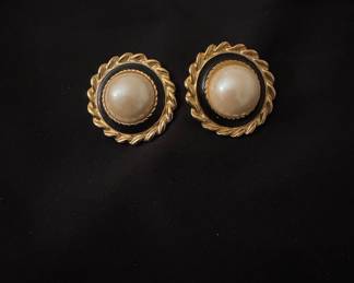 Vintage Park Lane Faux Pearl Black Enamel Gold Tone Clip-On Earrings