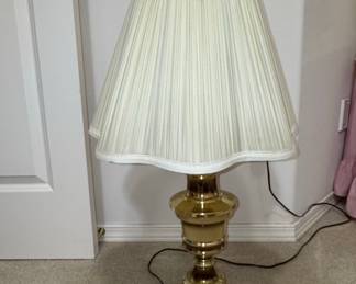 Vintage Stiffel Polished Brass Urn Table Lamp