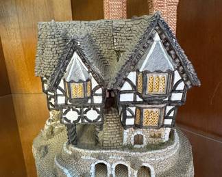 David Winter Cottages Tudor Manor House
