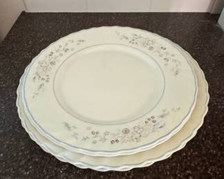 Arcopal Victoria pattern dinner plates