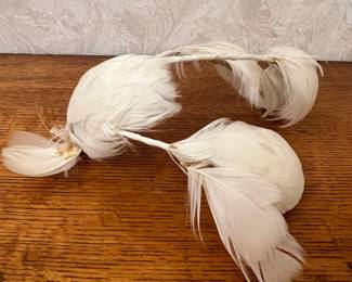 Vintage White Feather Decorative Hair Accessory