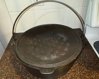 Lodge Cast Iron Dutch Oven with Basting Lid