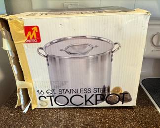 Metro 16 Qt. Stainless Steel Stockpot