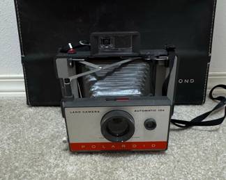 Polaroid Automatic 104 Land Camera