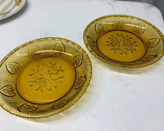 Indiana Glass Company  Vintage amber glass in Sandwich pattern