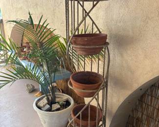 Super elegant plant/pot stand