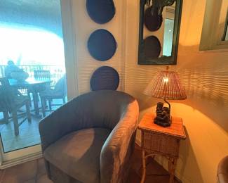 Lot of decor baskets (like the three hanging on the wall) at this sale!