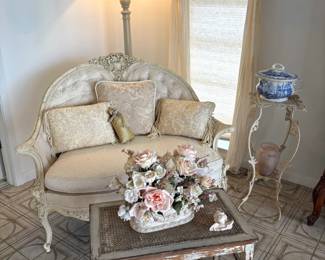 Can you imagine sipping a coffee or tea, perched on this beauty?