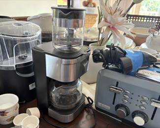 kitchen appliance (love that little french press!)