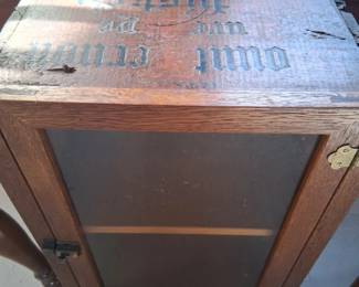 ADVERTISING DISPLAY BOX