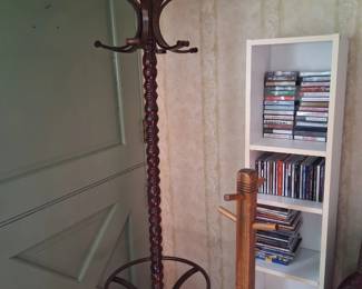 WOOD COAT RACK SPIRAL DESIGN