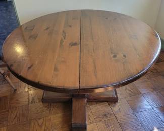ROUND PEDESTAL TABLE