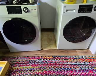 GE Apartment Size Washer & Dryer. Side by Side, or Stack