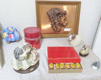 Armani sculpture, vintage Tandy leather dye kit, ducks