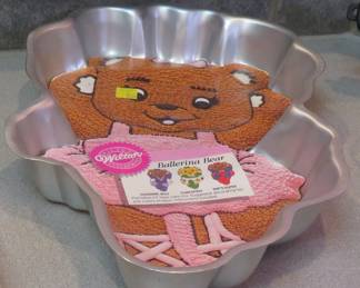 Wilton Ballerina Bear cake pan
